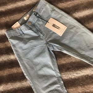 💙  LIGHT MID RISE JEGGINGS👖